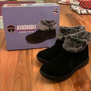 khombu black all weather booties!
